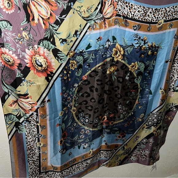 Ann Taylor BNWT 100% Silk Large Square Mixed Pattern Leopard Floral Print Scarf - Picture 11 of 12